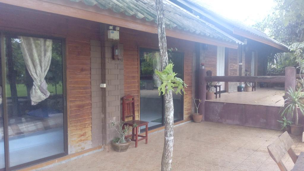 The Local Story Resort Ban Mon Talaeng Eksteriør bilde