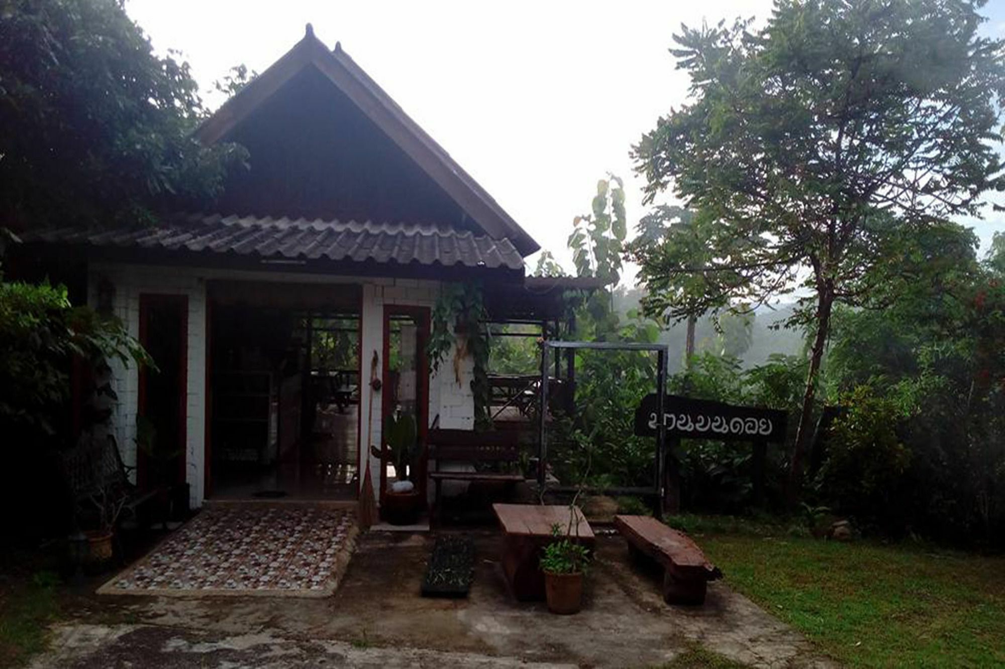 The Local Story Resort Ban Mon Talaeng Eksteriør bilde