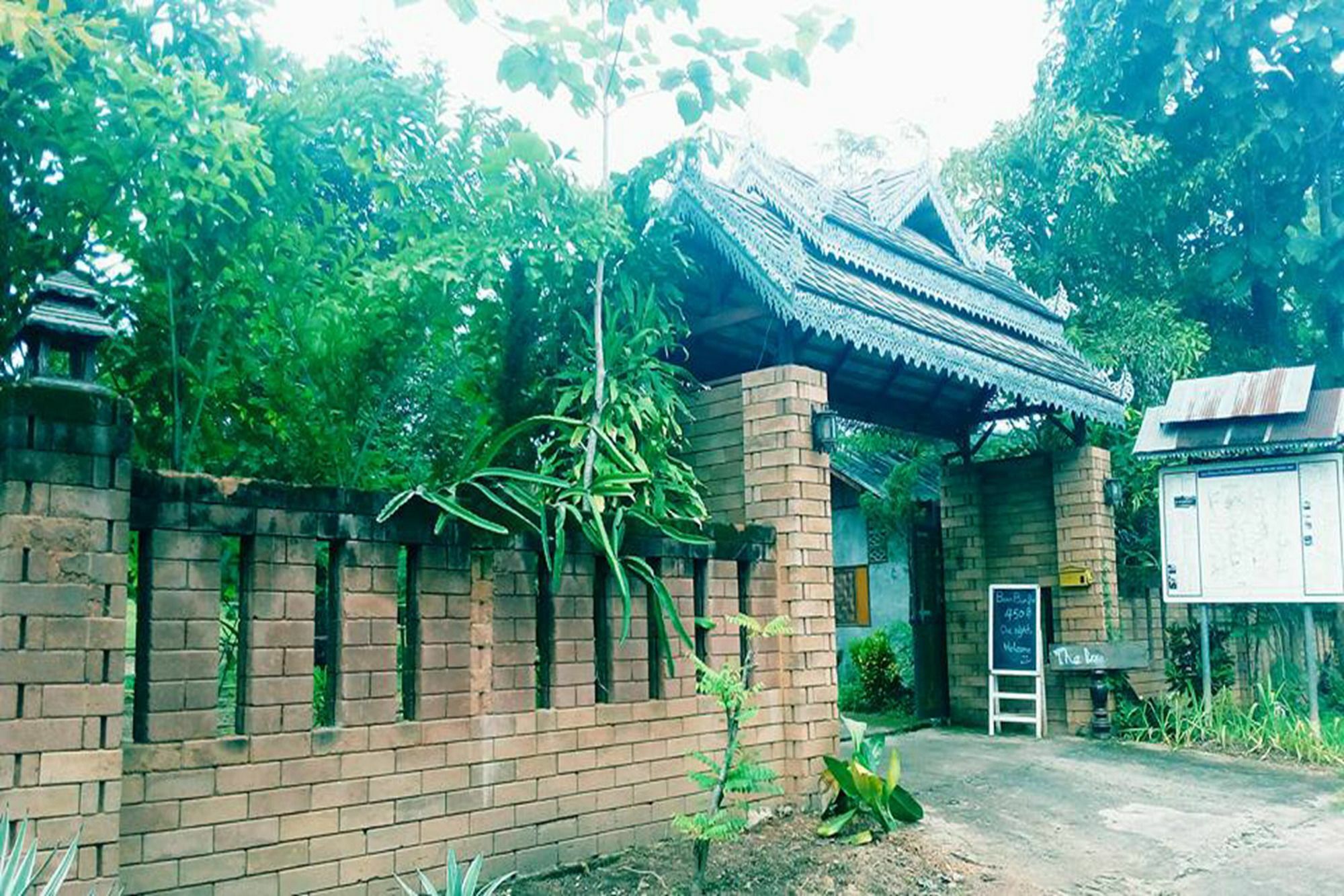 The Local Story Resort Ban Mon Talaeng Eksteriør bilde