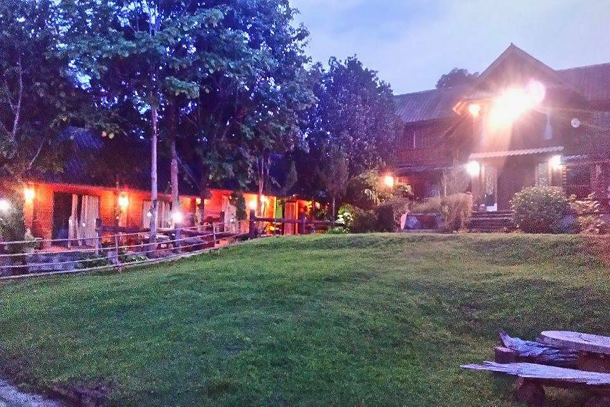 The Local Story Resort Ban Mon Talaeng Eksteriør bilde