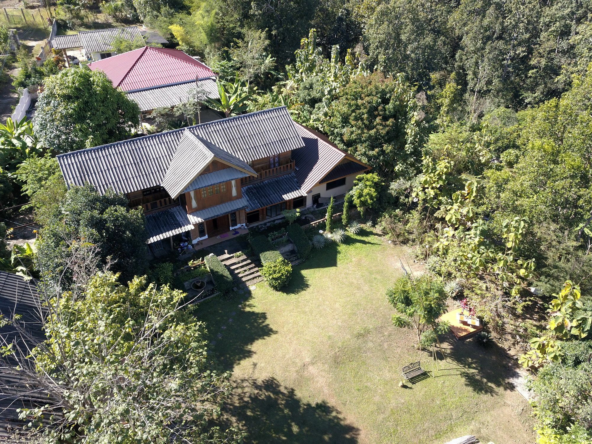 The Local Story Resort Ban Mon Talaeng Eksteriør bilde
